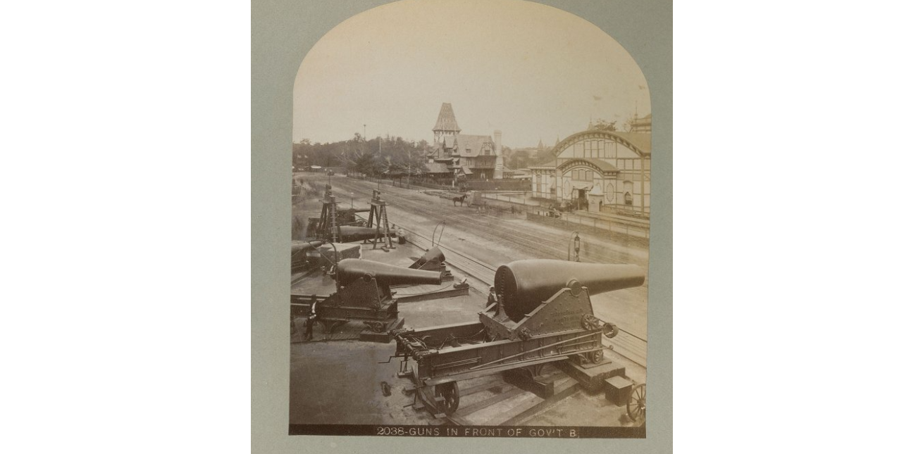 Philadelphia 1876 -GB-guns.png